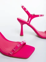 Дамски сандали с ток циклама от текстилен материал Anzira