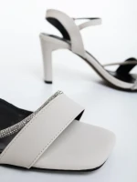 Дамски сандали с ток светло бежови от текстилен материал Selesa