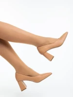 Дамски обувки с ток камел от екологична лачена кожа Ludena