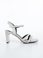 Дамски сандали с ток бежови от текстилен материал Lavania