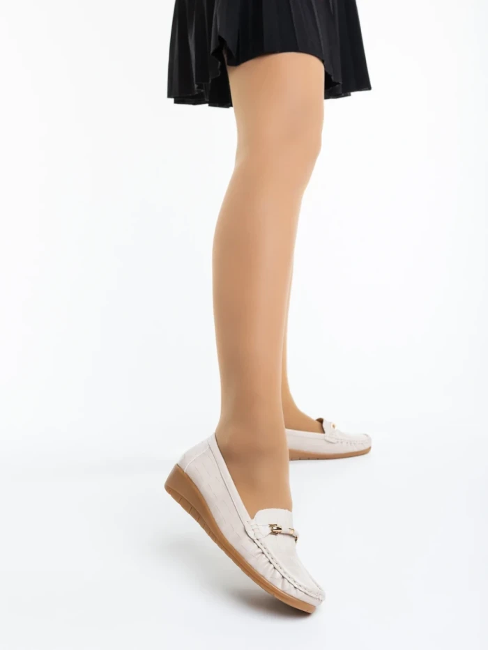 Дамски мокасини светло бежови от екологична кожа Camelida