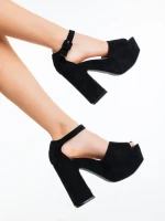 Дамски сандали с ток черни от текстилен материал Elenia