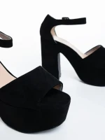 Дамски сандали с ток черни от текстилен материал Elenia