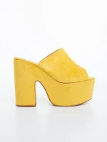 Дамски чехли жълти от текстилен материал Lazara