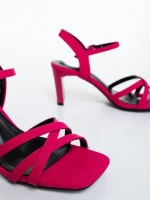 Дамски сандали с ток розови от текстилен материал Lavania