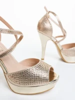 Дамски сандали с ток златисти от текстилен материал Zabava