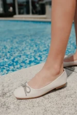 Дамски балерини бежови от екологична лачена кожа Ativa