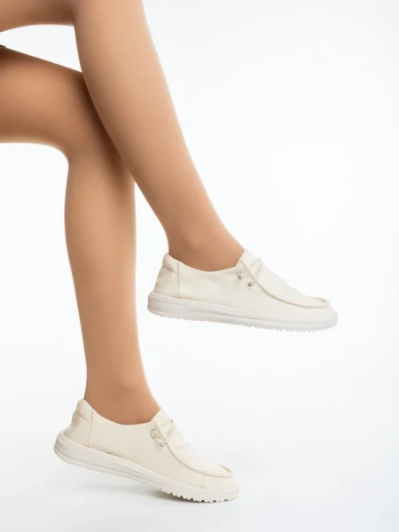 Дамски ежедневни обувки бежови от текстилен материал Mirada