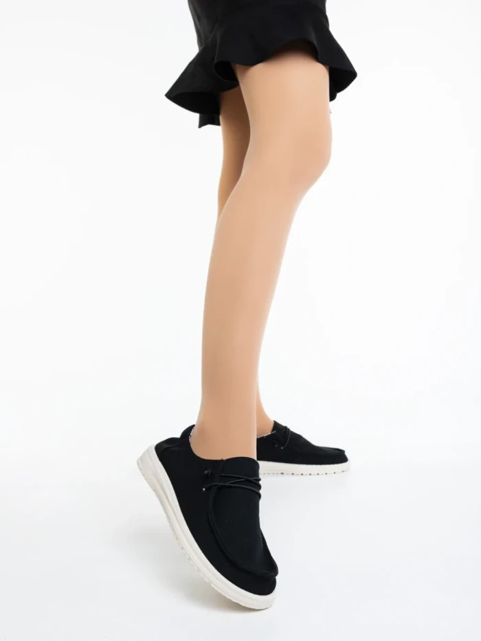 Дамски ежедневни обувки черни от текстилен материал Mirada