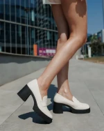 Дамски мокасини тъмно бежови с черно от екологична лачена кожа Mevara