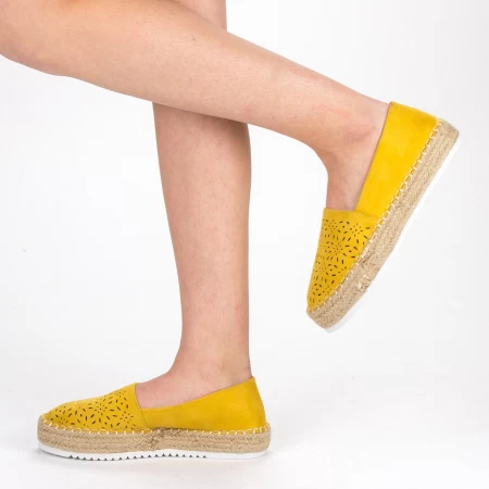 Дамски ежедневни обувки FD37 Жълто (L30) Mei