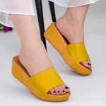 Чехли на платформа за жени ZX1 Жълто (C16) Mei