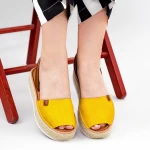 Дамски сандали на платформа WH1932 Жълто (L89) Mei