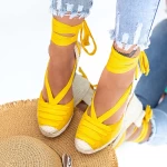 Дамски сандали на платформа LE222 Жълто (M08) Mei