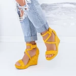 Дамски сандали на платформа TY9 Жълто (K22) Mei