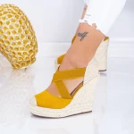 Дамски сандали на платформа LE213 Жълто (M02) Mei