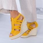 Дамски сандали на платформа HXS19 Жълто (D50) Mei