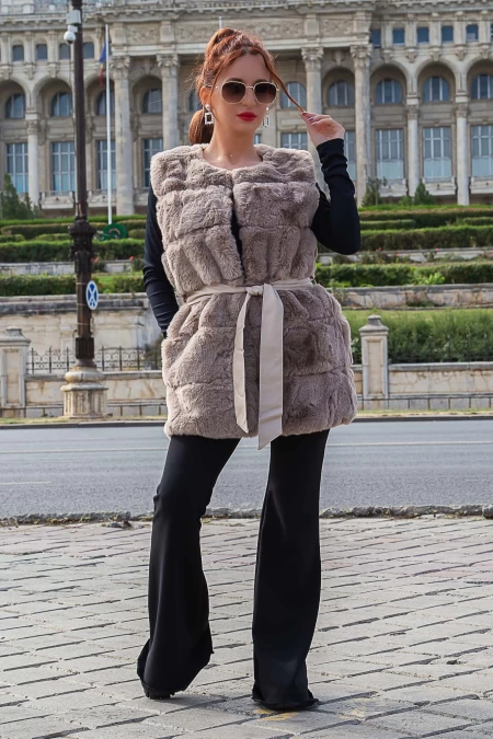 Дамска жилетка 21-11 Кремав цвят (R05) Fashion