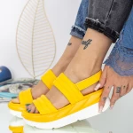 Дамски сандали WL219 Жълто (N33) Mei